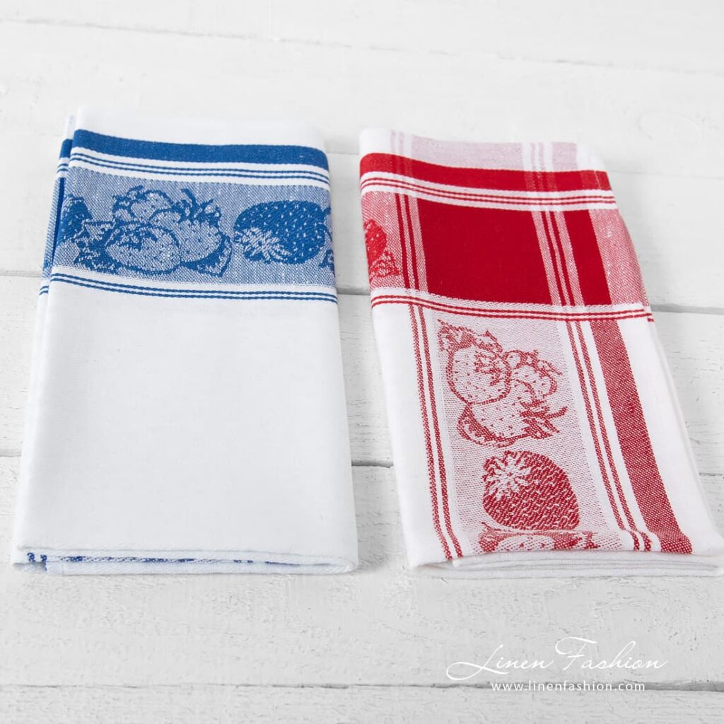 Küchentücher-Set Nr. 25 3 White linen cotton towels with red and blue strawberry pattern