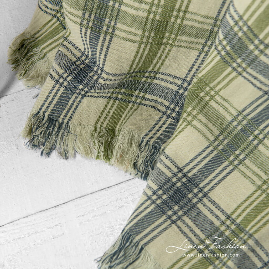 ROCCA Plaid kariert 3 Linen cotton green checked blanket with fringes.