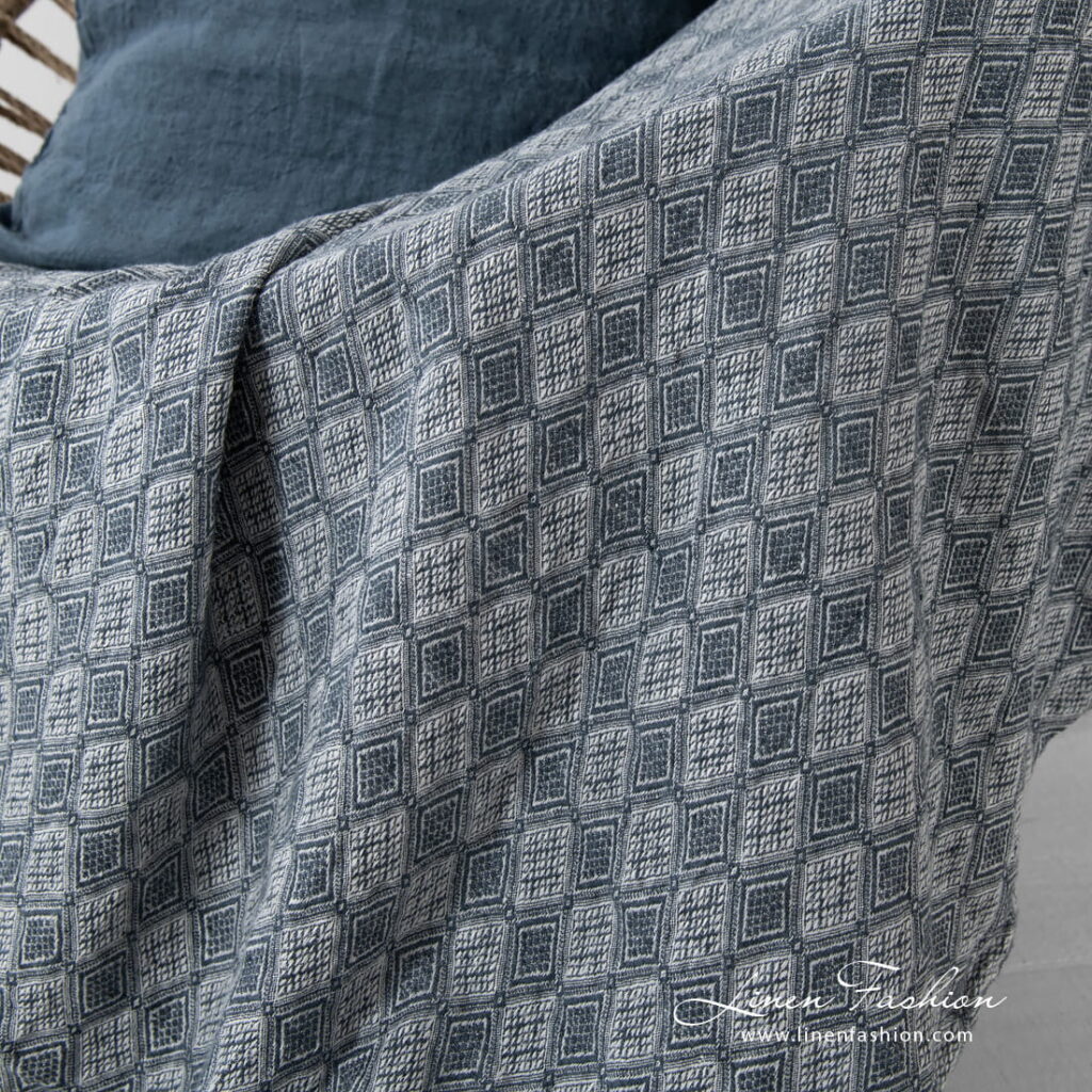 ALABAMA Plaid grau 2 linen blanket with rhombus, white with blue grey.