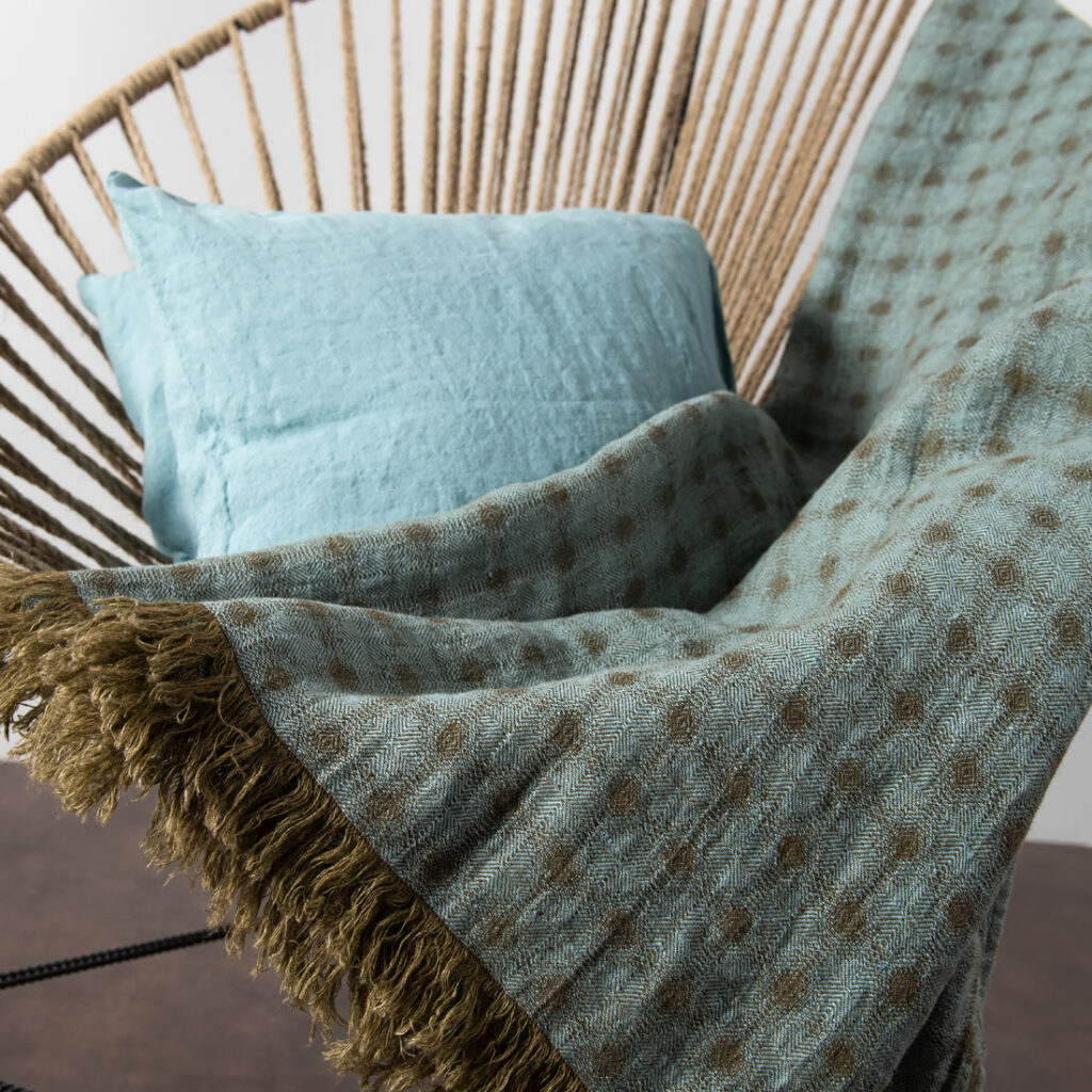 WILO Plaid bläulich 2 WILO bluish linen blanket in checks