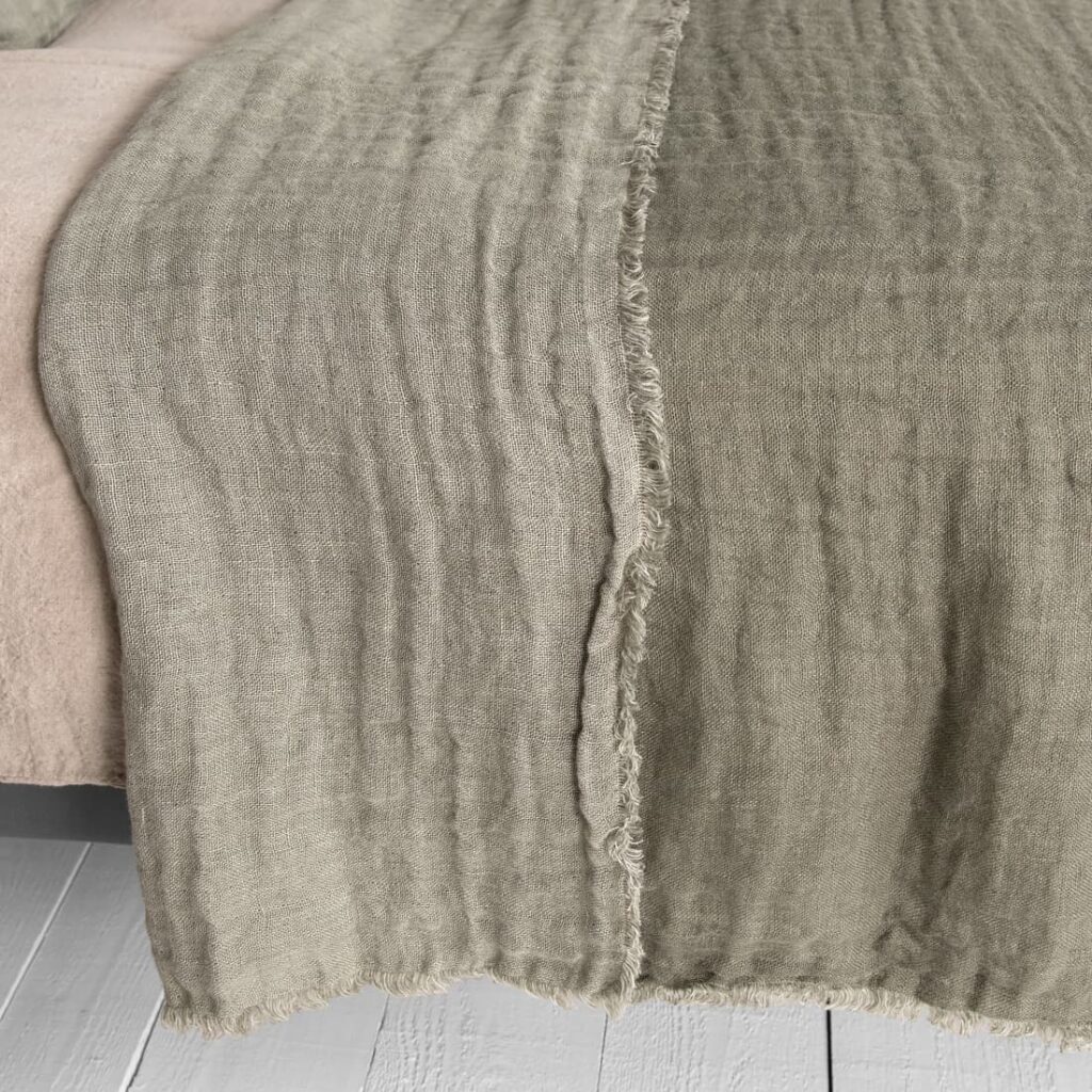 FONDA Tagesdecke grau 3 grey green linen bedspread, double sided