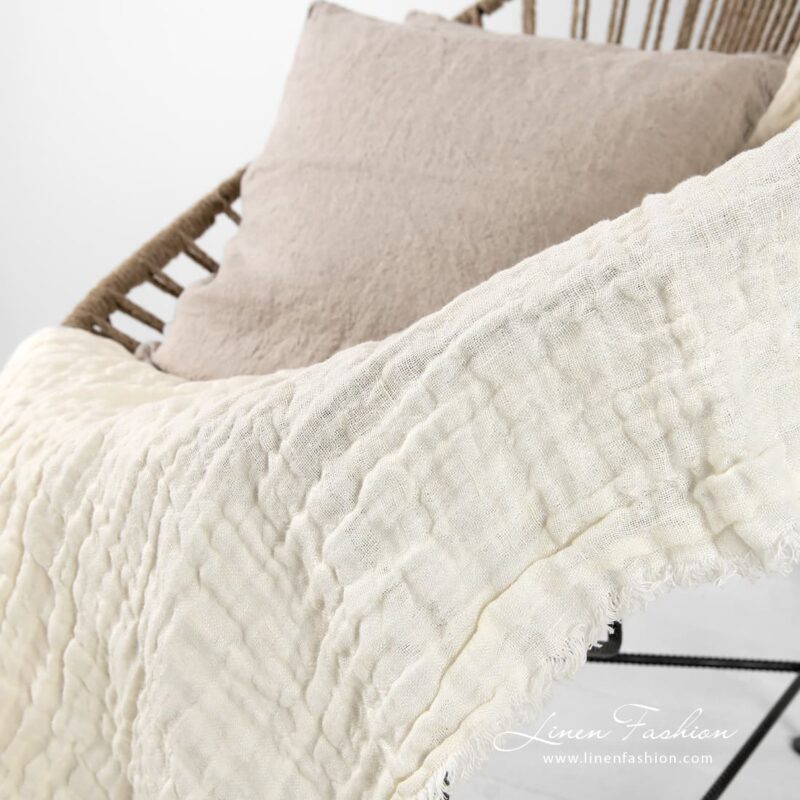 PLAZA yellowish linen blanket