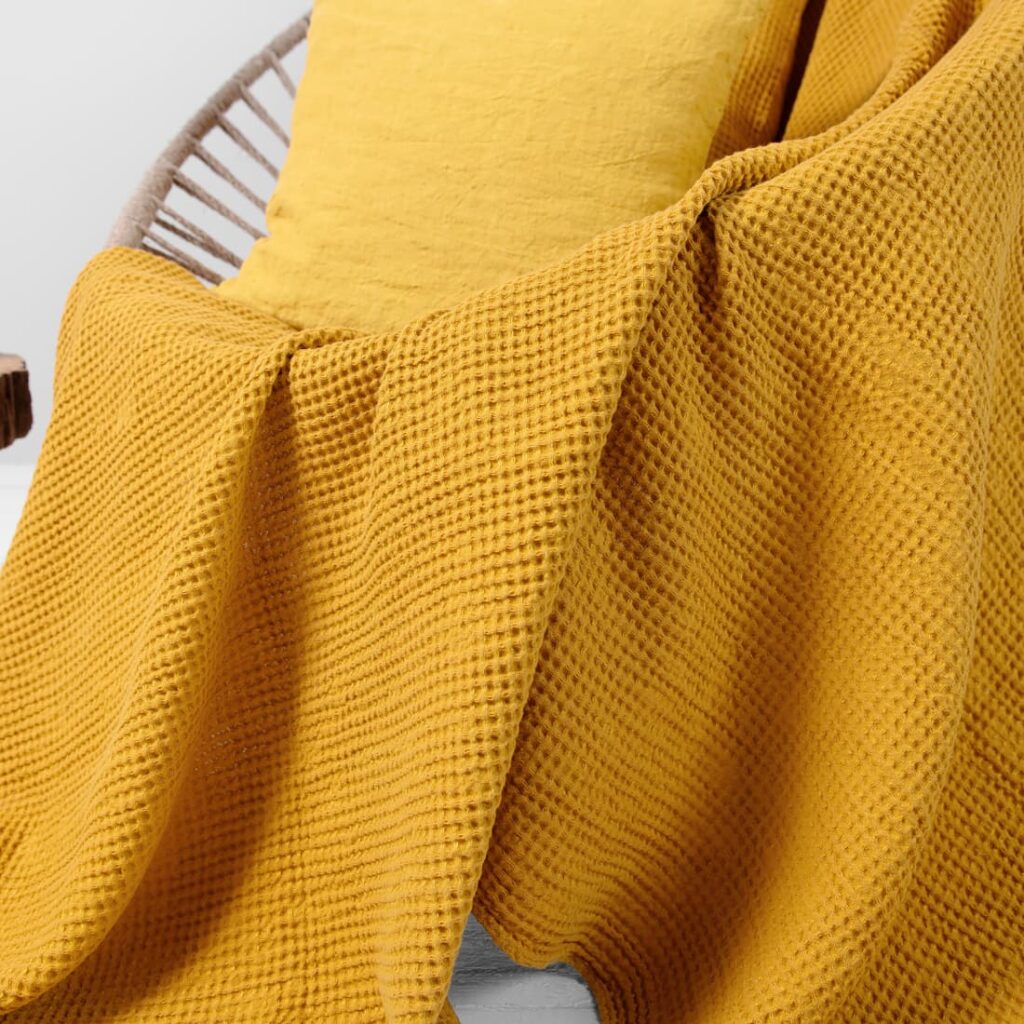 BINGO Plaid senfgelb 2 Yellow linen cotton blanket, waffle structure