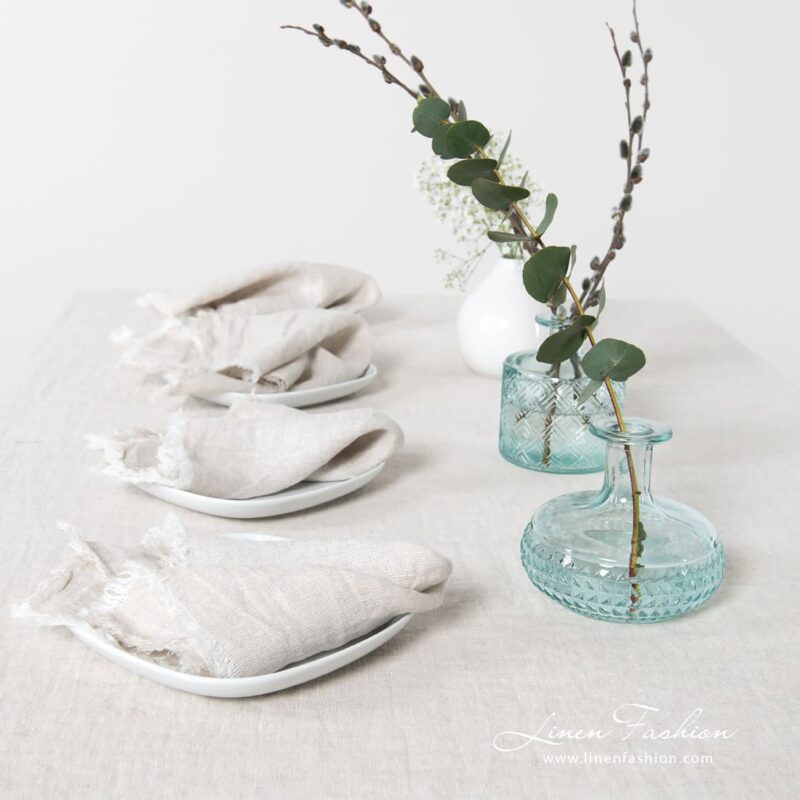 MANTIS light grey linen tablecloth with loose fringes and matching napkins