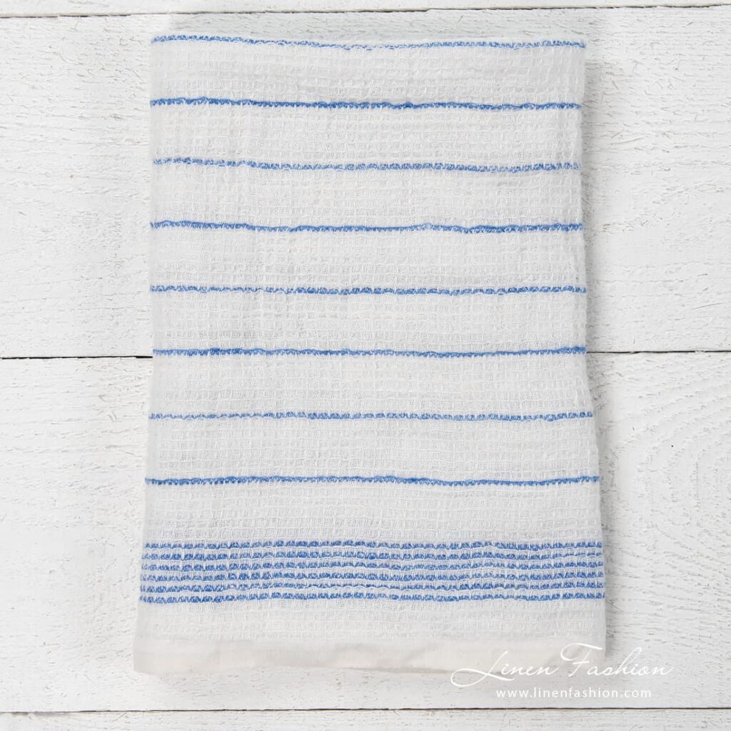 Küchentuch 34 2 White kitchen towel with blue stripes
