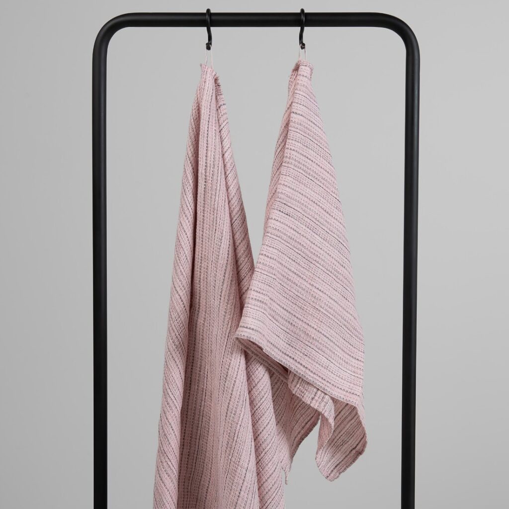 PURO Handtuch rosa gestreift 2 Linen pink striped waffle bath towels, 100% linen