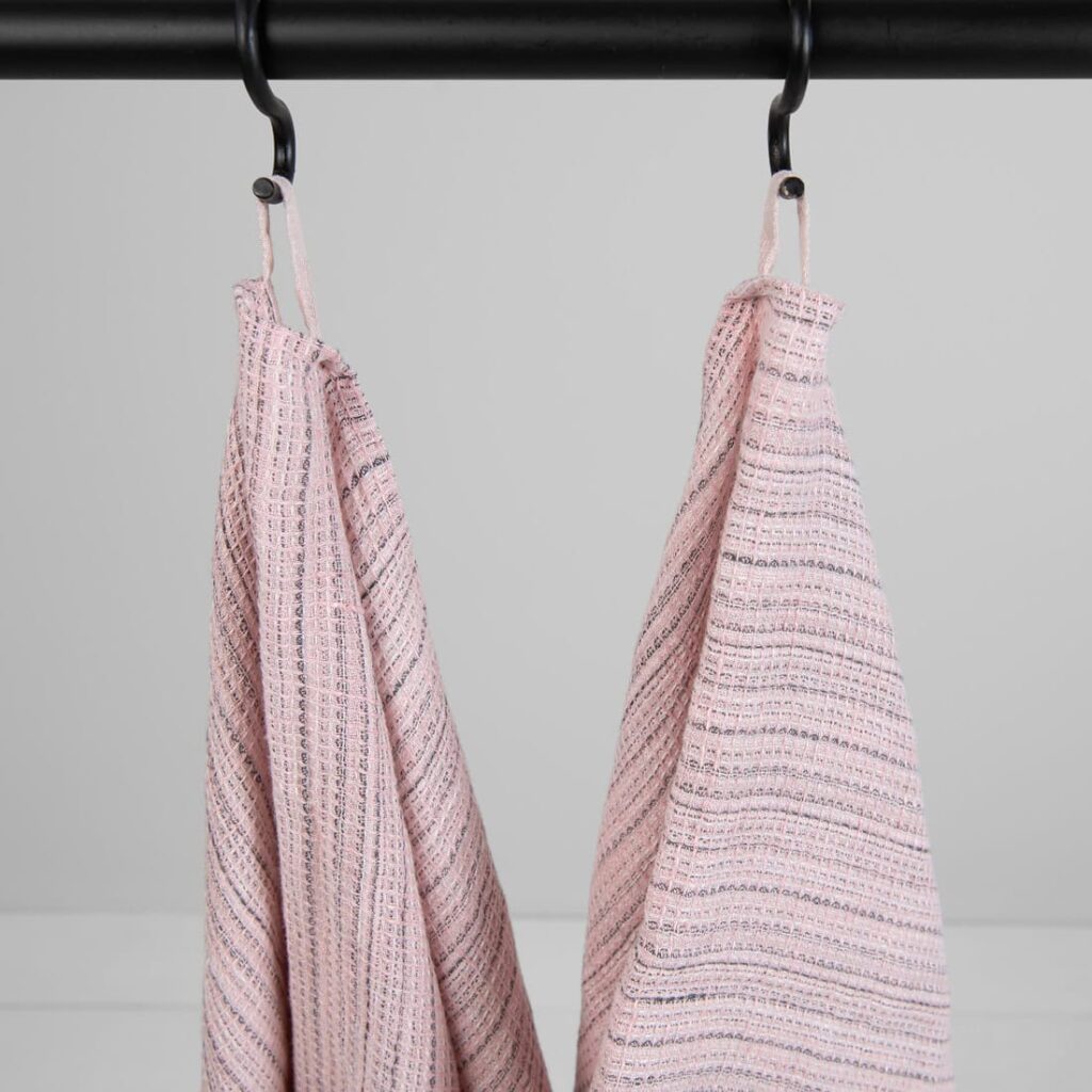 PURO Handtuch rosa gestreift 3 Linen pink striped waffle bath towels, with hanging loops