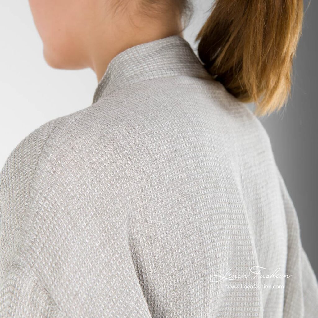 MALTA Bademantel grau 3 Grey womens robe of 100% linen, malta.