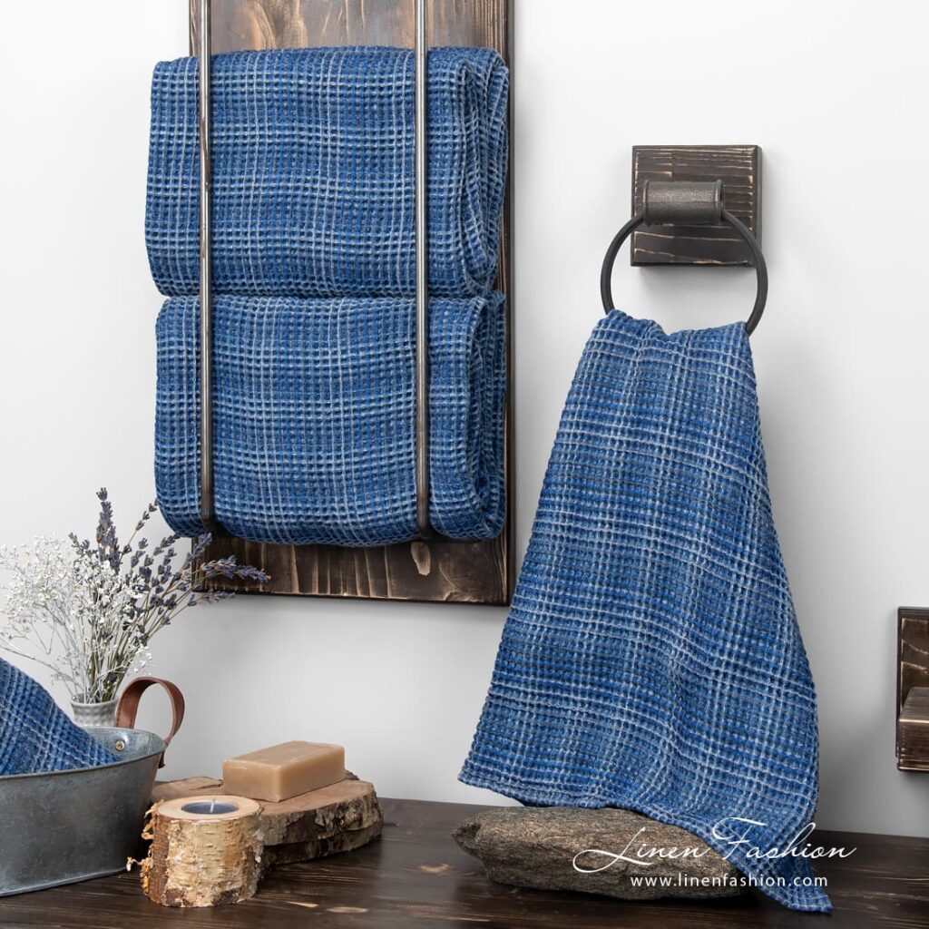 BINGO blaues Handtücherset 1 BINGO blue linen bath towel