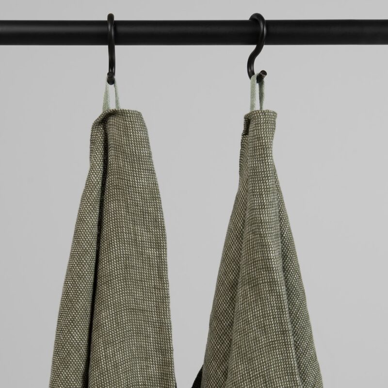 Dark green linen patterned bath towel, with hanging loops