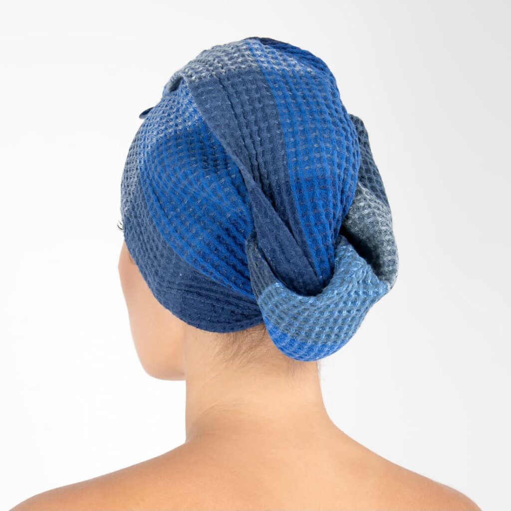 BINGO Turban blau kariert 3 blue linen hair wrap towel bingo from back.