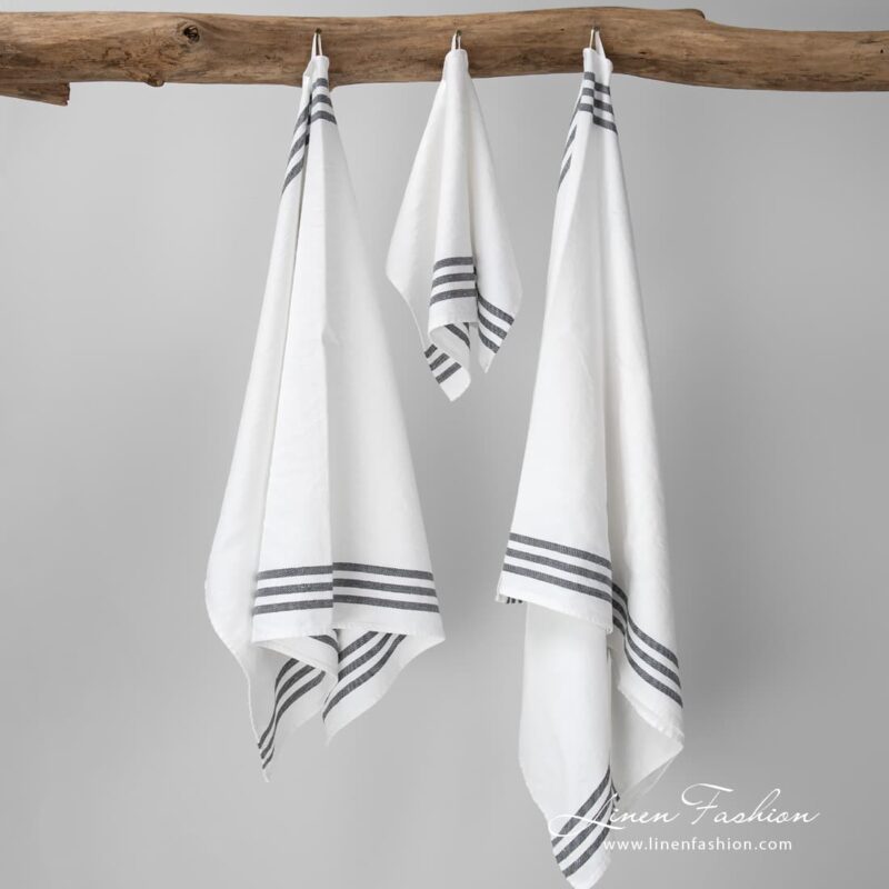 TRIO white towel