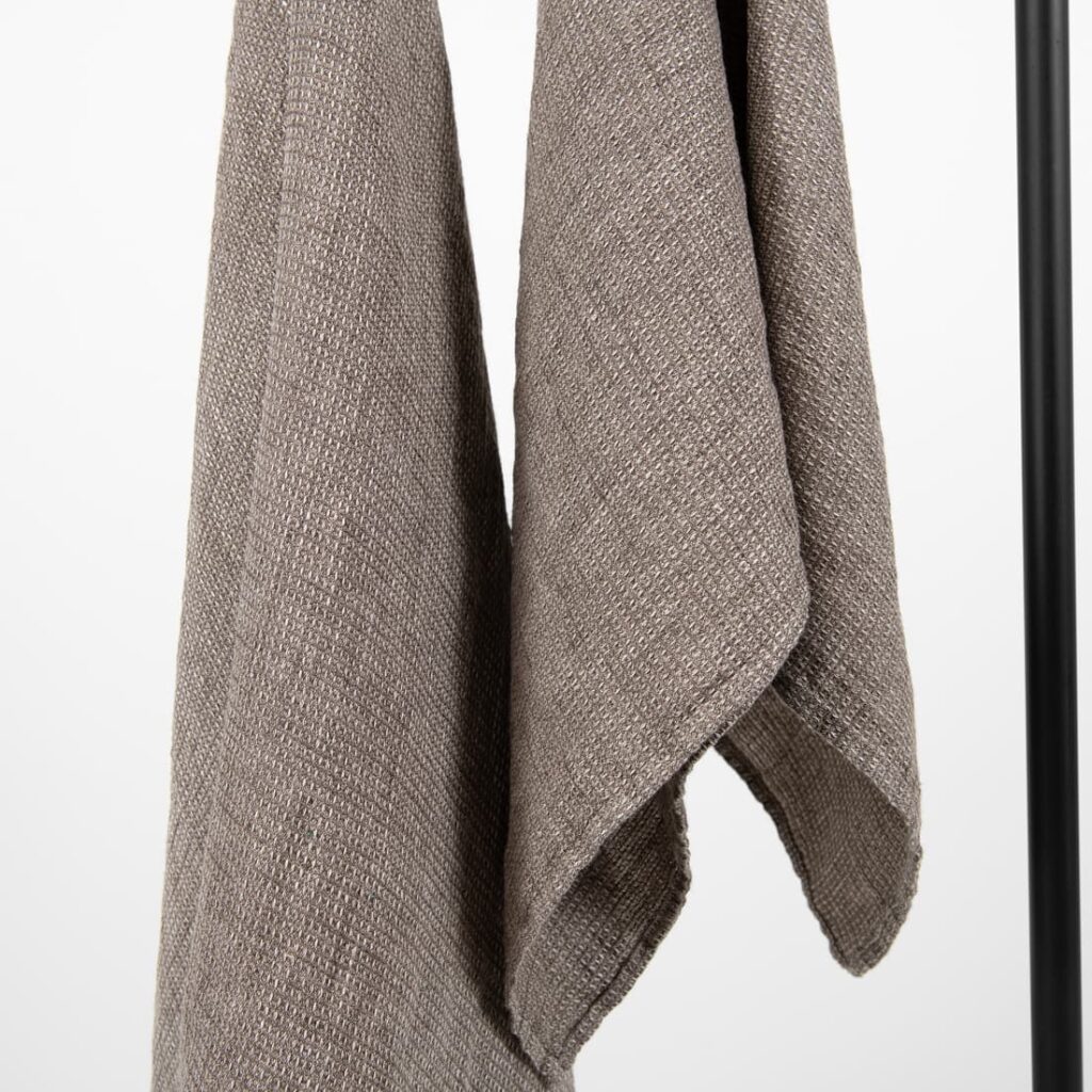 PURO Handtuch graubraun 2 linen bath grey brown towel, waffle.