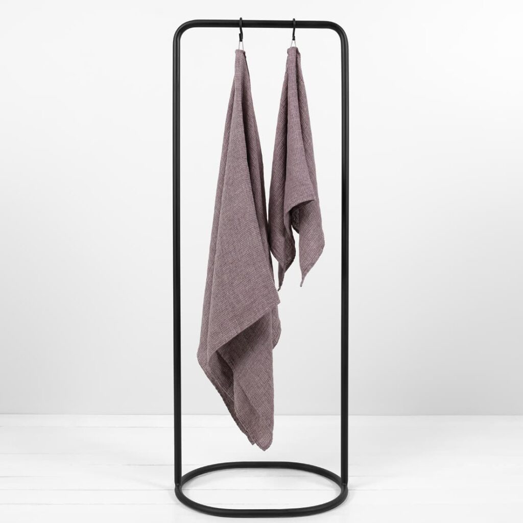 PURO Handtuch violett 1 linen violet bath towel.