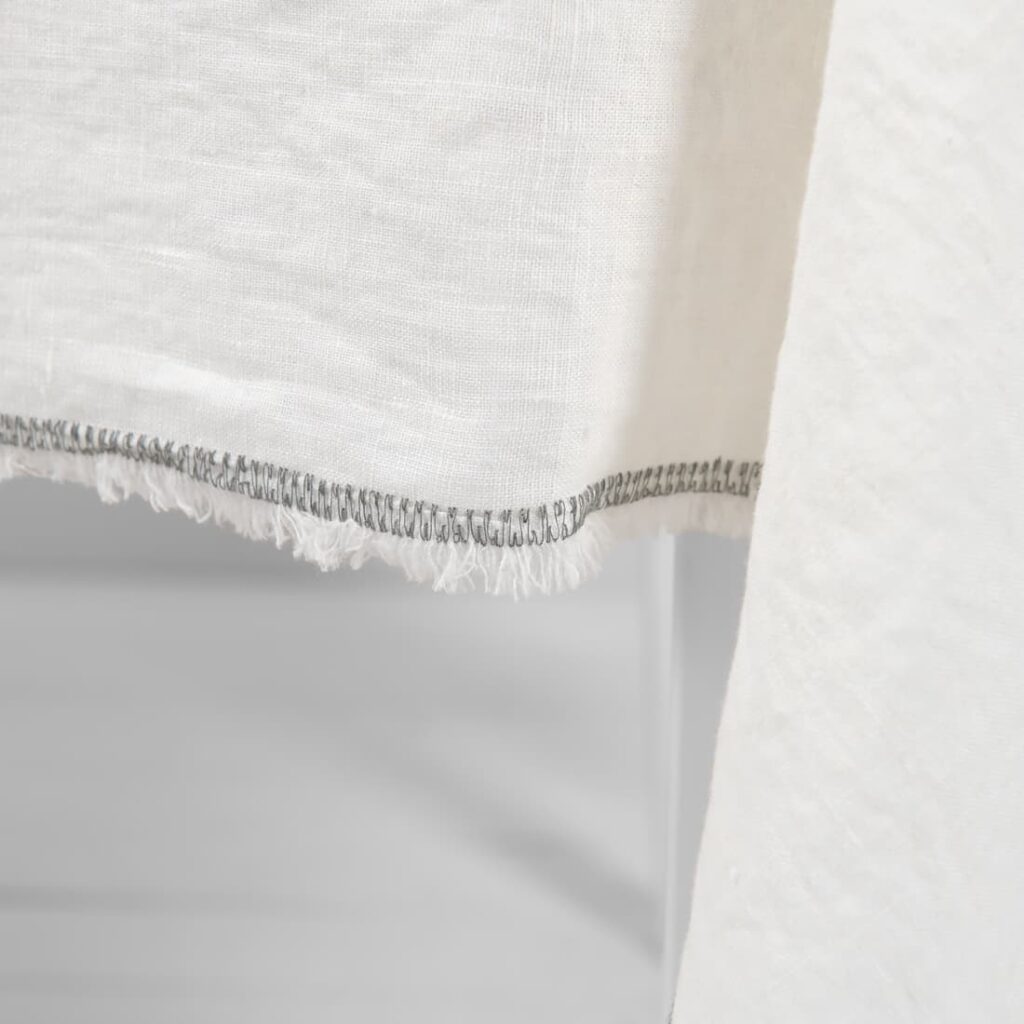 ALBA Tischdecke weiß 3 white linen tablecloth with decorative seam in grey color.