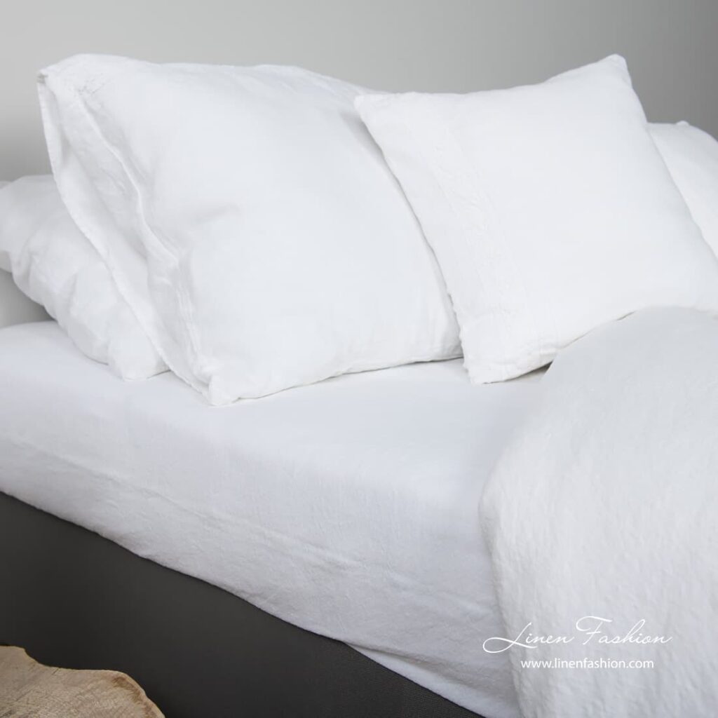 REGATA Rosa Bettwäsche 4 White bedlinen.