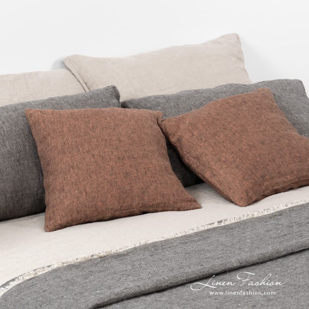 LEILA braune Kissenhülle 1 Brown linen cushion cover, leila.
