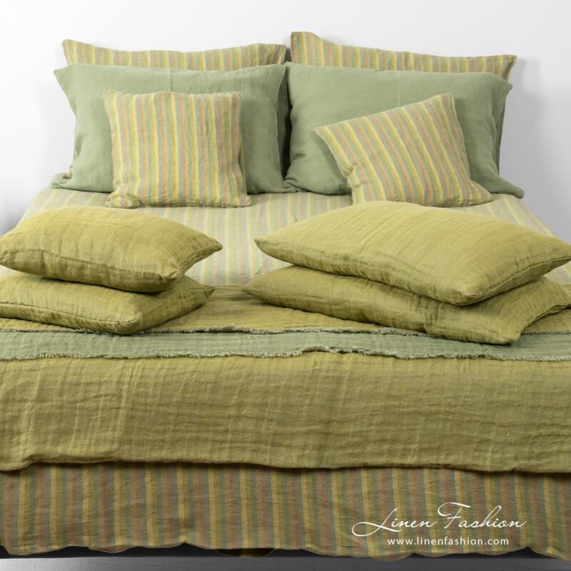 Geen cushion cover in 100% linen.