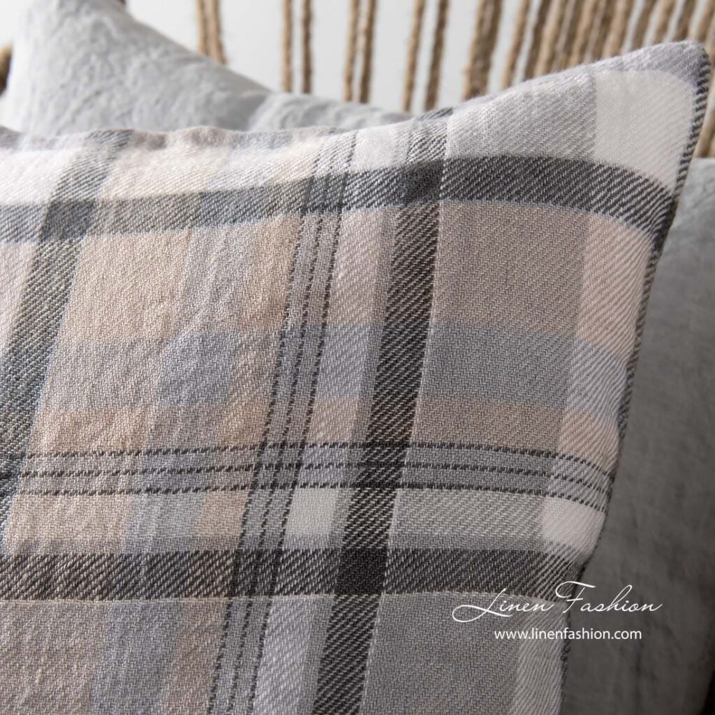 JARA Kissenhülle grau 2 100% linen cushion cover in grey.