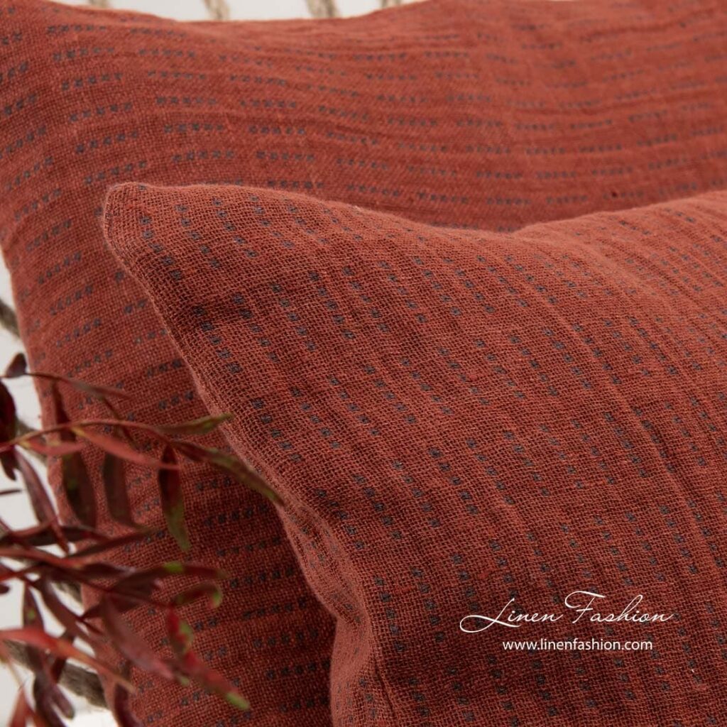 TERRA rote Kissenhülle 2 Cushion cover in red color, terra.
