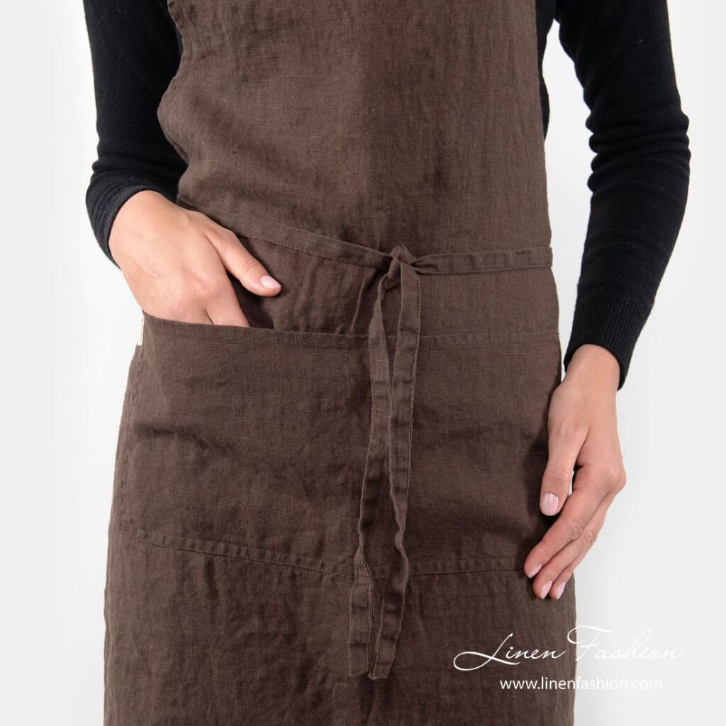 GAMMA Schürze dunkelbraun 2 Linen apron in dark brown, gamma.