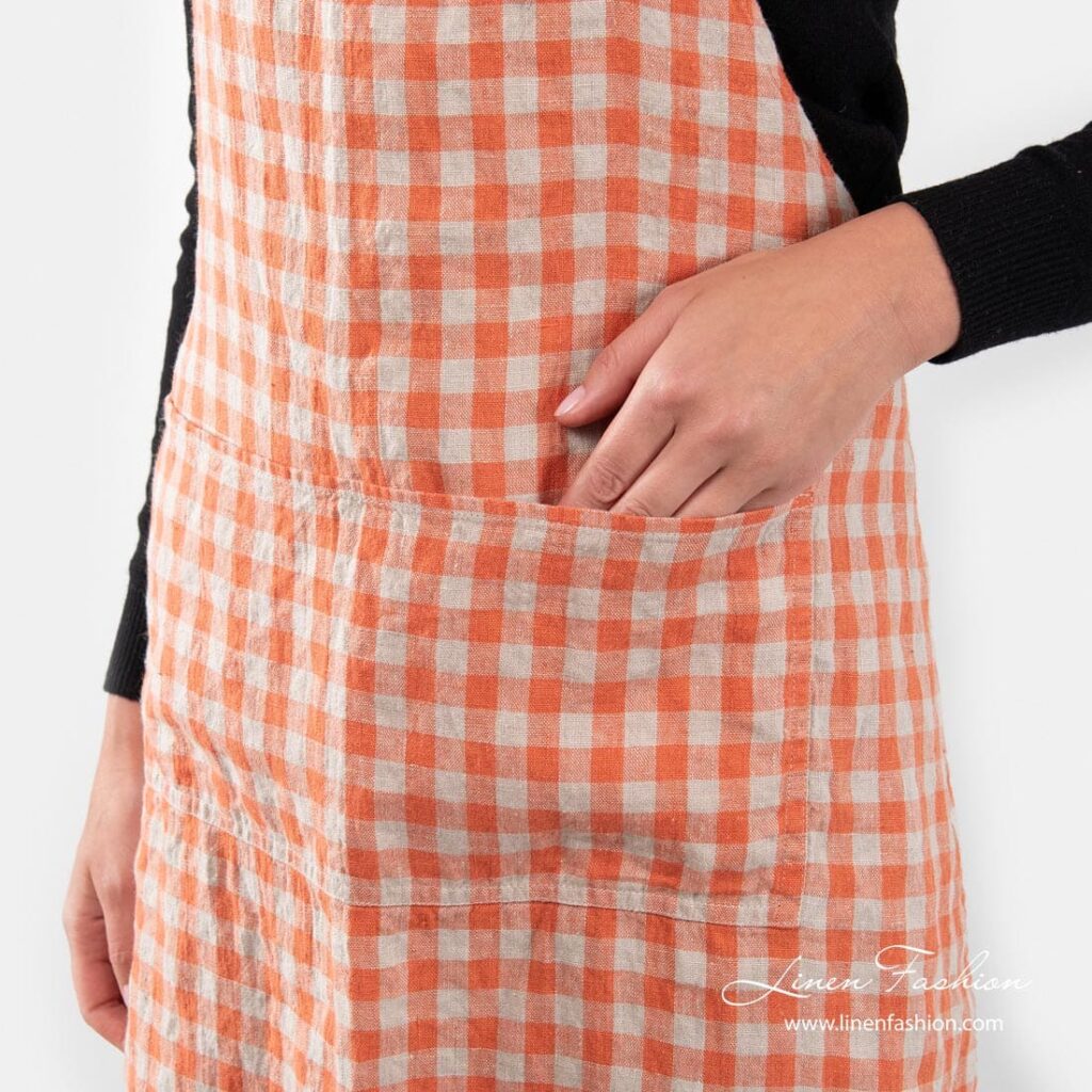 GAMMA Schürze kariert 2 Linen apron in orange color, gamma.