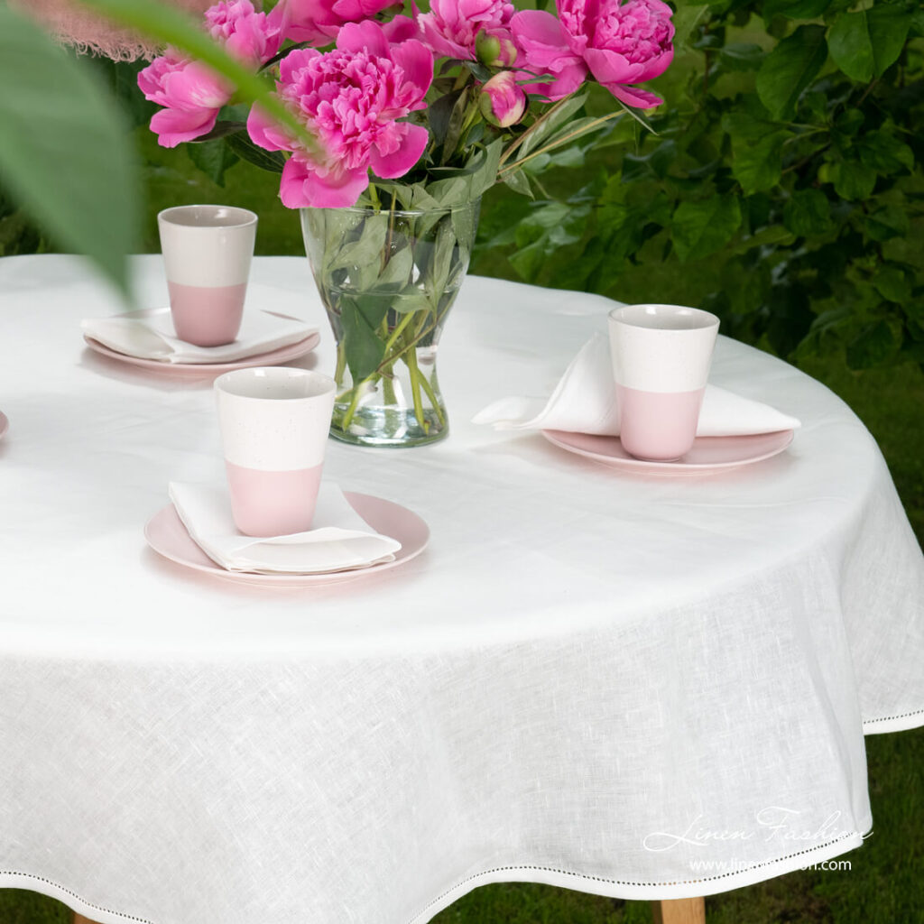LUNA Tischdecke runde (ovale) weiße 2 White linen cotton round (oval) tablecloth with hemstitch