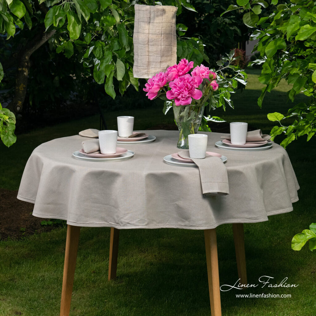 LUNA Tischdecke runde (ovale) graue 1 Round (oval) dark grey linen tablecloth with hemstitch