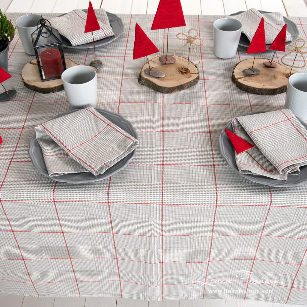 NATA Tischdecke beige 3 Grey checked tablecloth with red squares and matching napkins