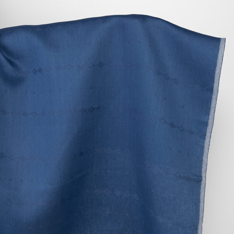 Leinenstoff in Graublau mit dezenten Rautenmustern