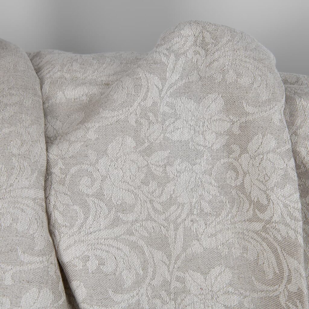 Halbleinen naturgrau Jacquard florales Motiv 2 Undyed linen and white cotton fabric with flowers texture