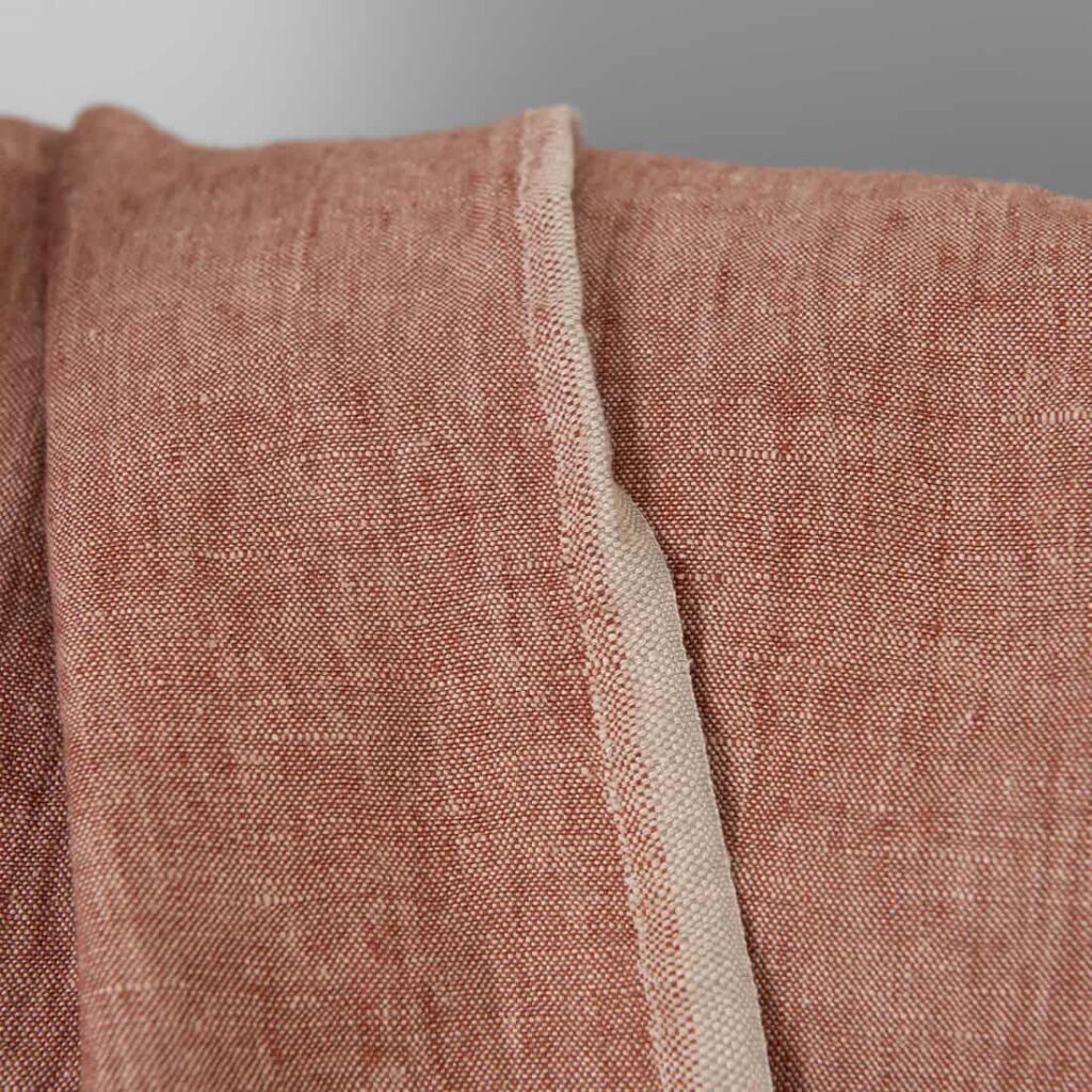 Leinenstoff rot-beige meliert gewaschen 3 Washed linen fabric brick red with beige melange, fabric edge