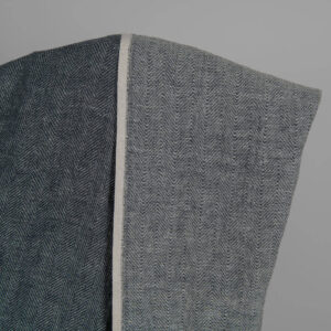 Leinen-Wollestoff schwarz-weiß Fischgrat gewaschen 8 Washed linen wool fabric black white in herringbone pattern back side