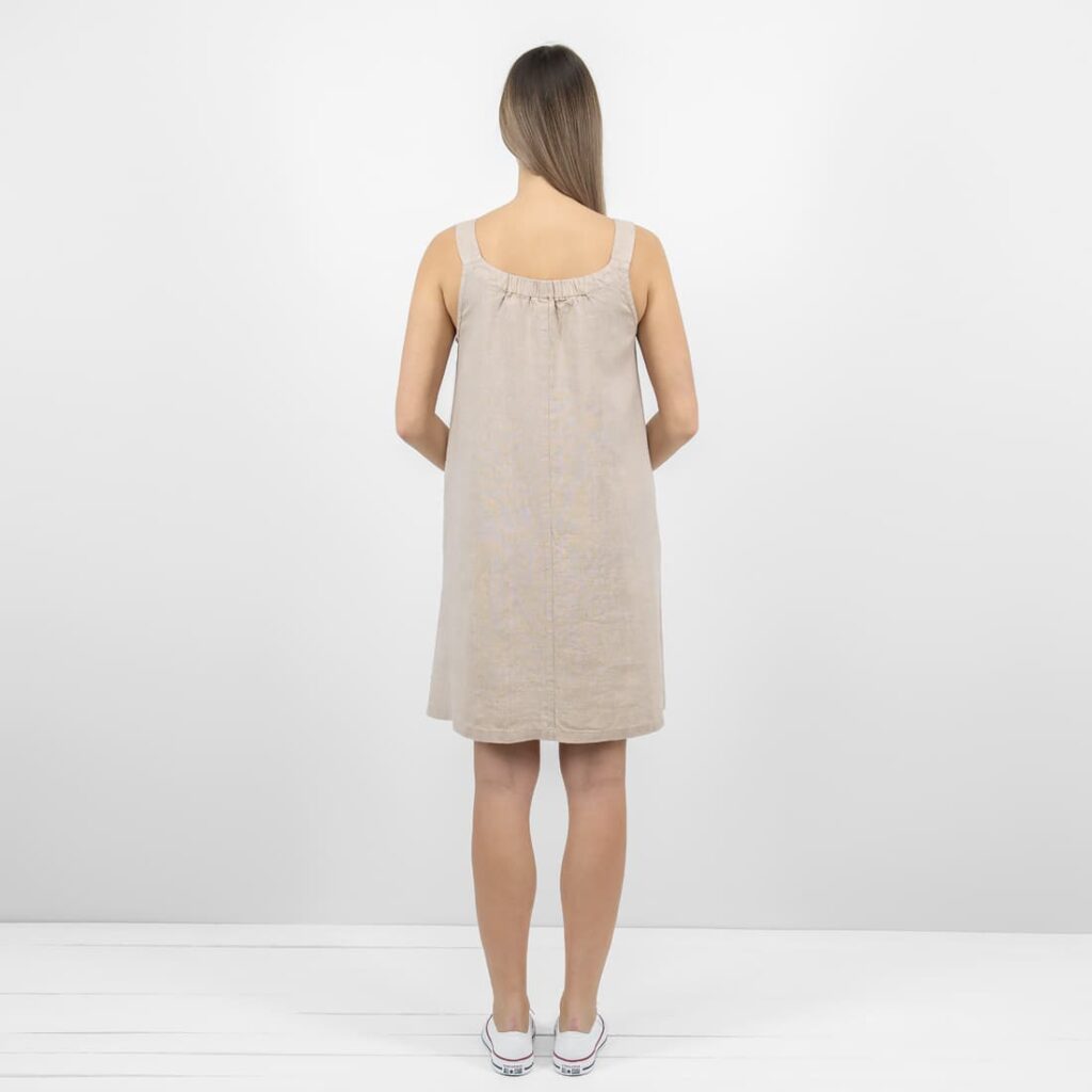 MINA Kleid taupe 6 sand linen dress sleevless from backside