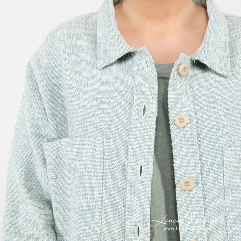 Linen cotton green jacket with big pockets.