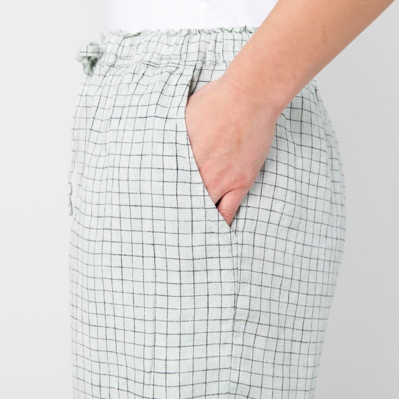Linen green checked shorts, with pockets