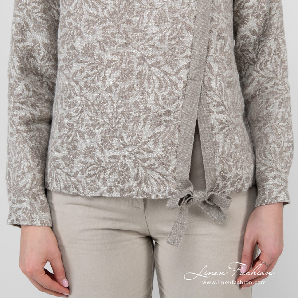 CYBIL Bluse grau 3 linen cotton beige jacquard blouse with ribbon at bottom.