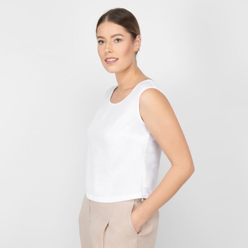 white linen blouse sleevless with zip closure on side
