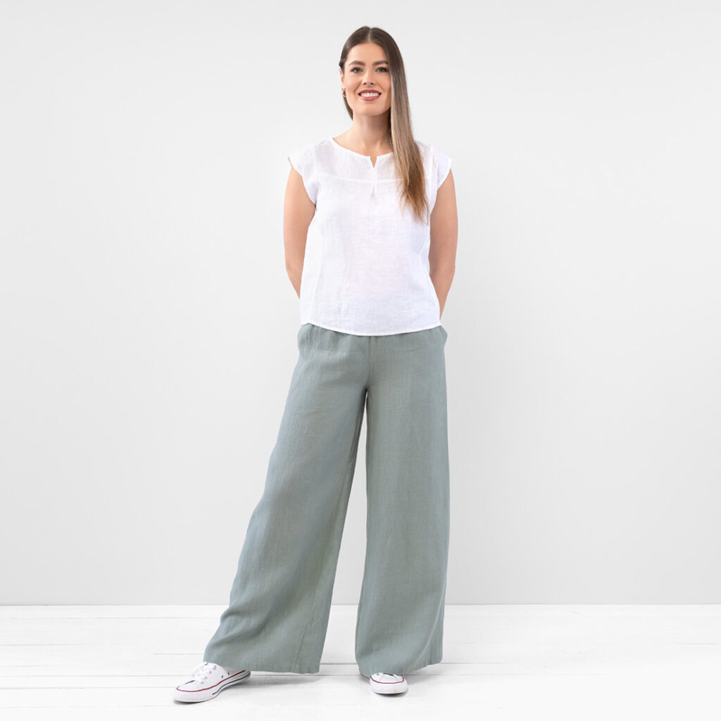 YUTA Bluse schneeweiß 2 YUTA Linen optical white blouse, full body view