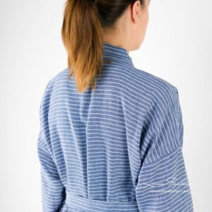 MARY LIN Bademantel blau 11 Linen womens bathrobe in blue with stripes.