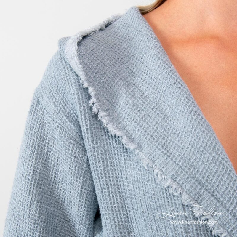 Womens bathrobe with fringes in linen-cotton.