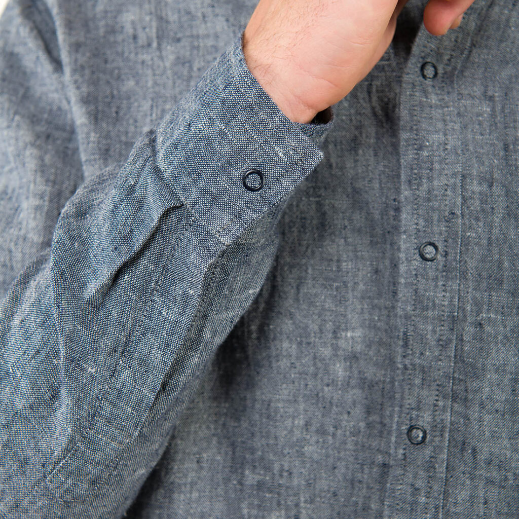 LONGO Hemd dunkelblau 4 Dark blue linen men's shirt, sleeve cufs