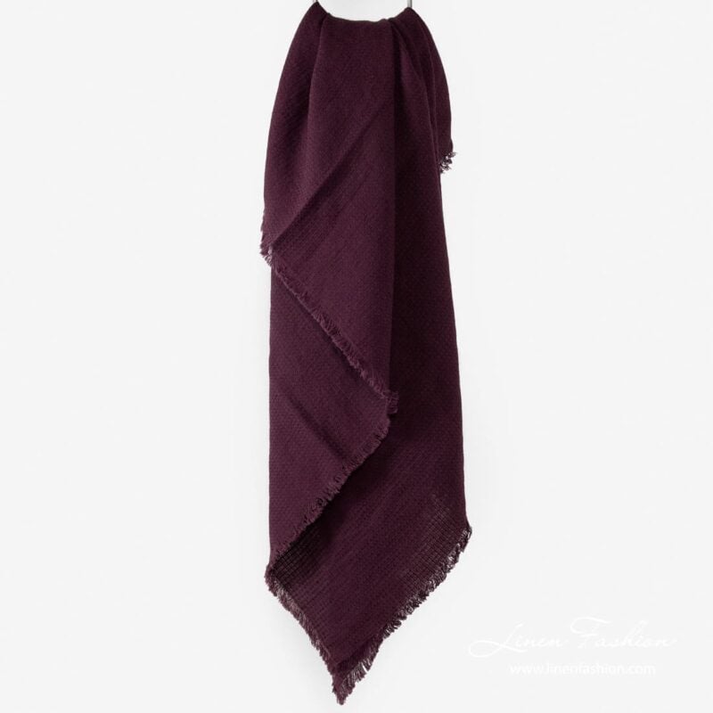 Linen-cotton scarf in dark red.