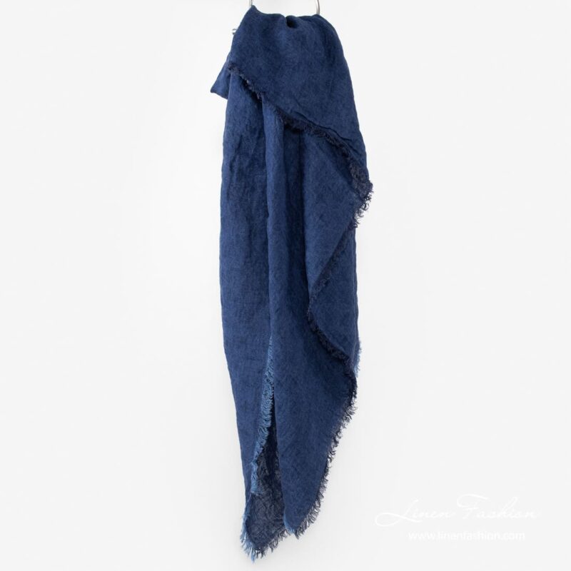 Linen scarf in dark blue.