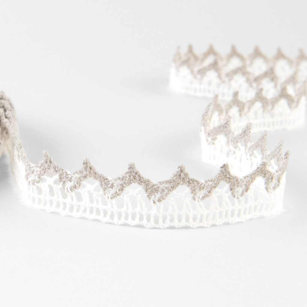 Leinenspitze naturgrau-weiß Nr. 91 2 Linen lace white and natural No. 91, 2cm width