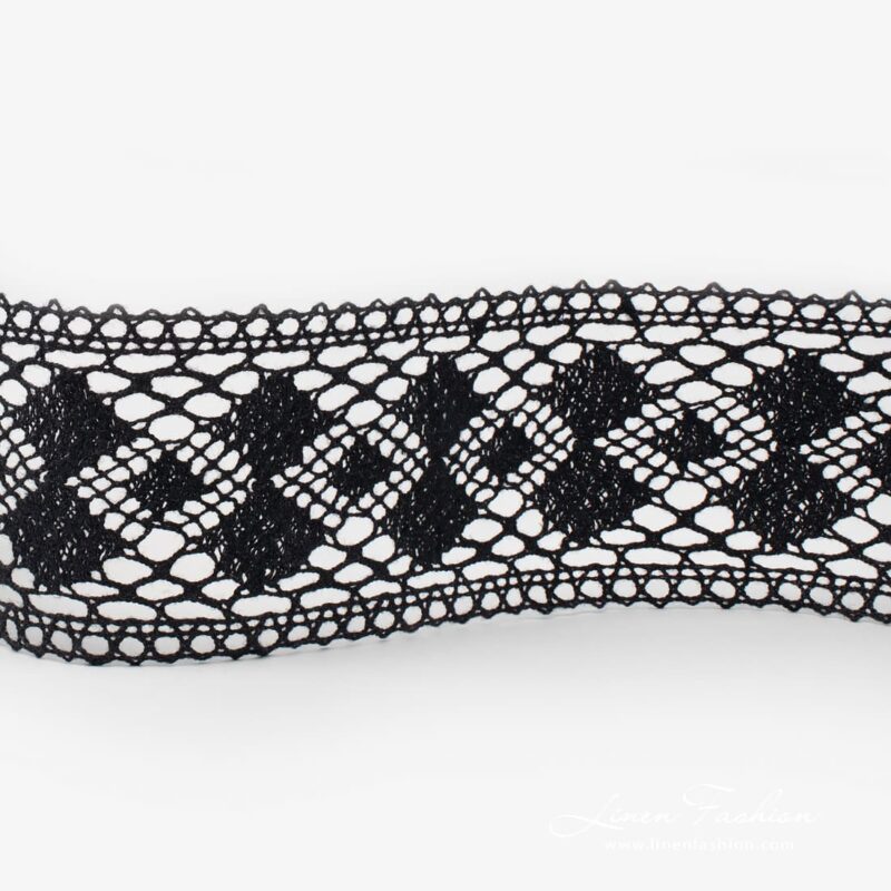 Black linen lace no.70 in diamond pattern