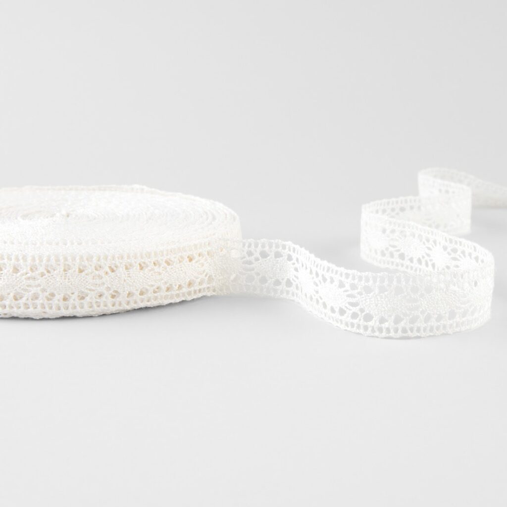 Linen lace off-white No. 96