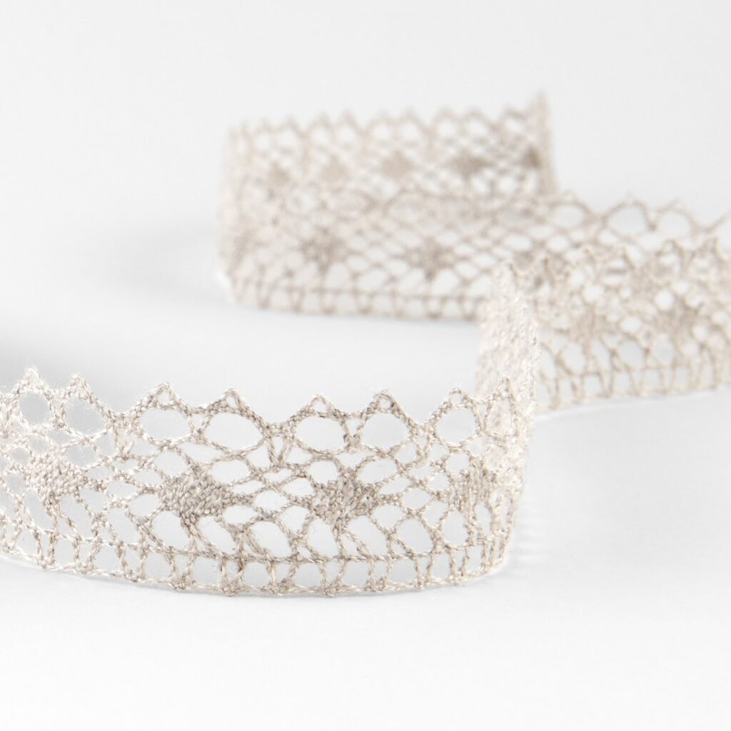 Leinenspitze Nr. 102, natur 2 Linen lace natural No. 102, 2cm width