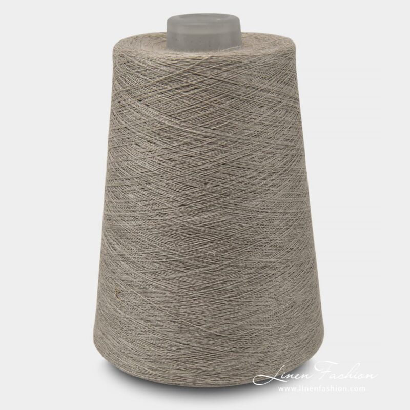 Linen yarns in natural flax color