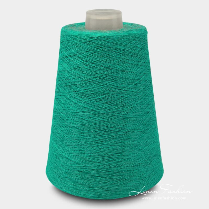 Linen yarn in green